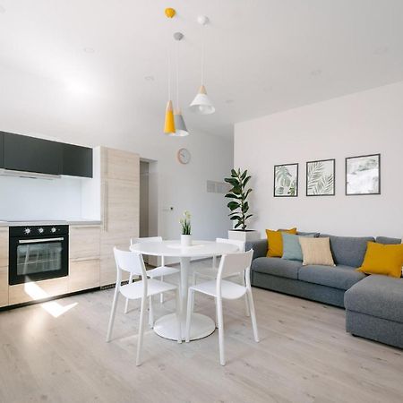 Apartment Fresh - Parking Included Izola Bagian luar foto