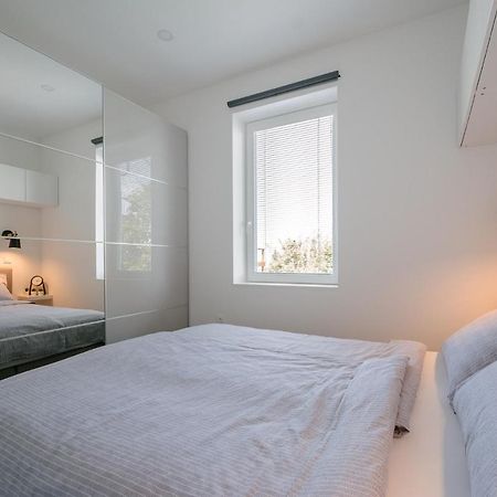 Apartment Fresh - Parking Included Izola Bagian luar foto