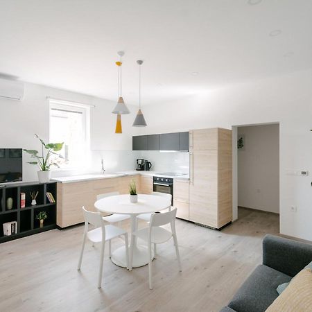 Apartment Fresh - Parking Included Izola Bagian luar foto