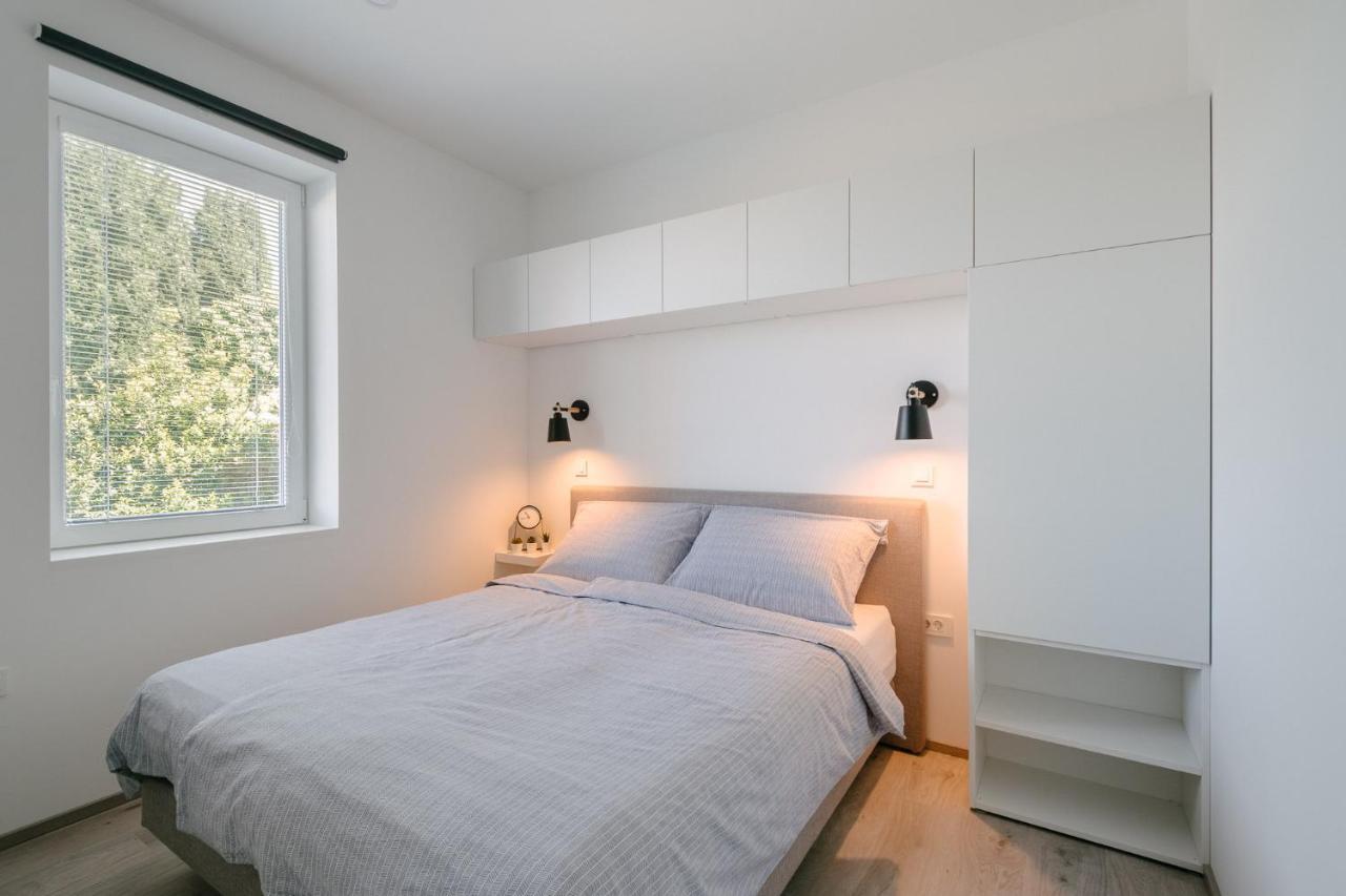 Apartment Fresh - Parking Included Izola Bagian luar foto
