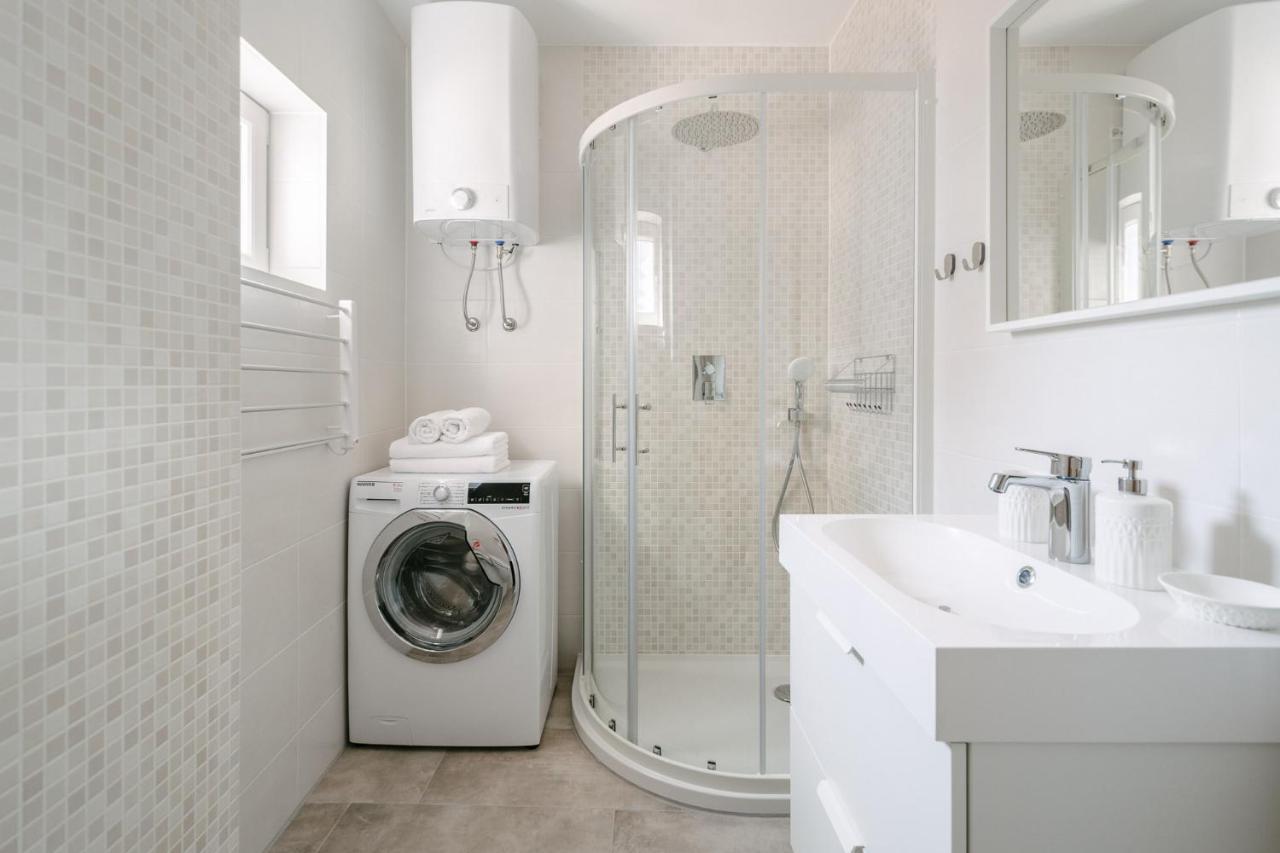 Apartment Fresh - Parking Included Izola Bagian luar foto